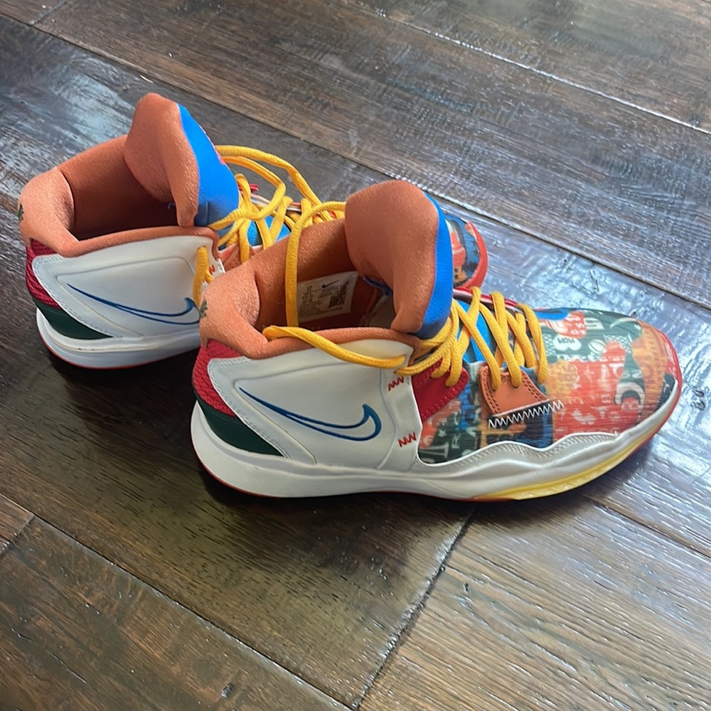 Nike Kyrie Infinity - Picture 2 of 5